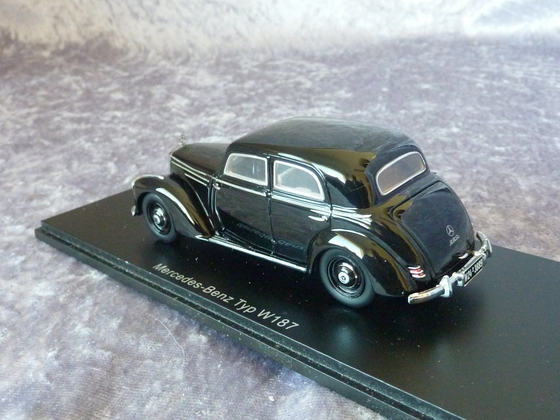 Mercedes-Benz Modellini d'auto: Mercedes 220 W 187  1:43 – Nuovo (secondo la descrizione) da Dürrenäsch venduto da modellautos4you 2