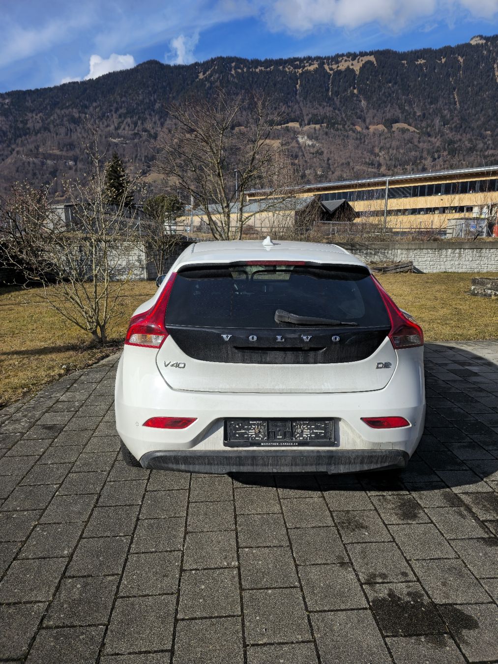 Volvo Autos: Volvo V40 D2 – D'occasion à Unterseen par oesch01 3