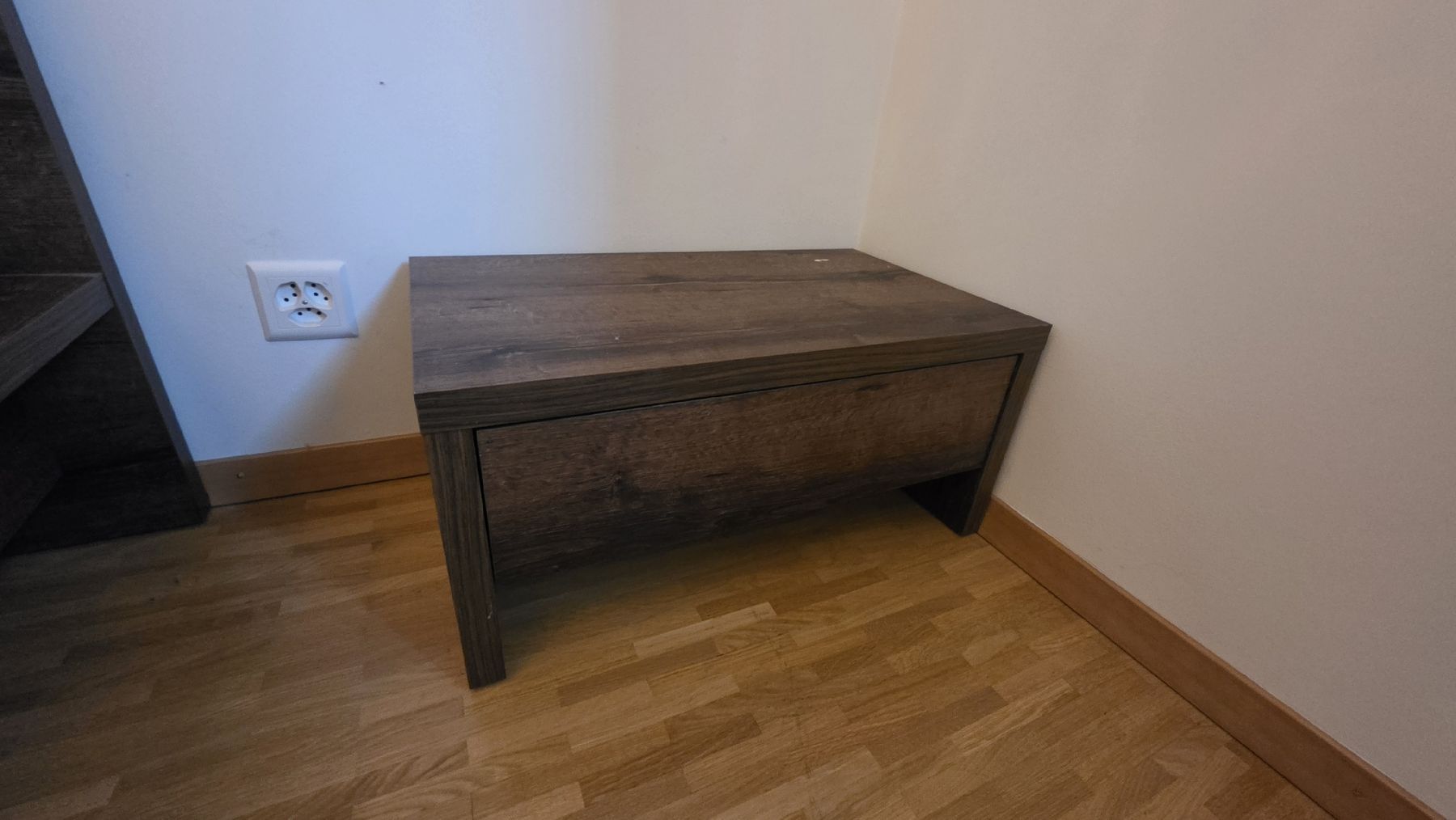 Conforama Comodini: table de chevet – Nuovo (secondo la descrizione) da Puplinge venduto da jul_k9df