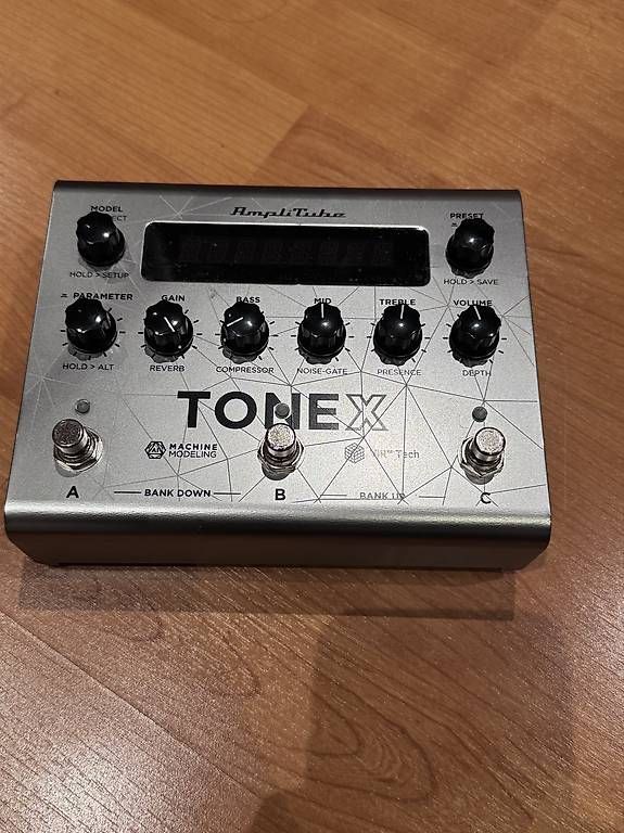 Musikinstrumente: ToneX - pedale multi effets  – Neu und originalverpackt aus Payerne von Eliona_11