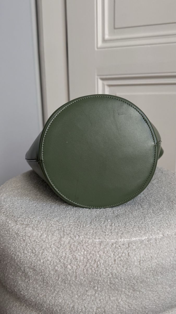 Celine Borse da donna: Céline olive bucket bag – Usato da Genève venduto da val_5jbf 4
