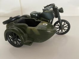 Motorrad mit Seitenwagen ungemarkt Tarnfarbe 325