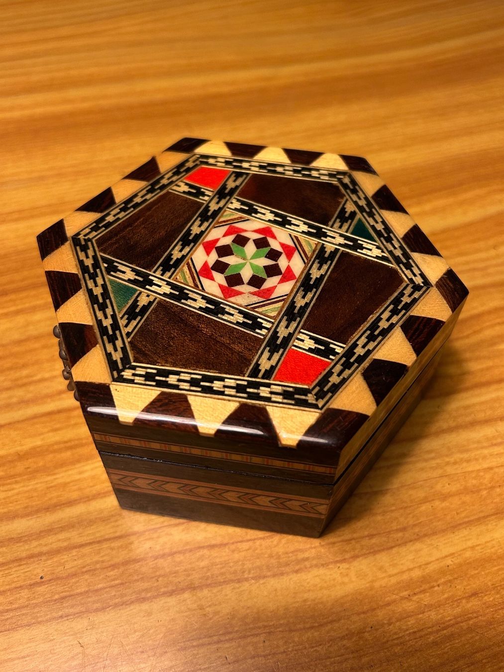 Cassapanche: Schmuckkästchen Holzkästchen Box Vintage – Usato da Steffisburg venduto da smocky17 4