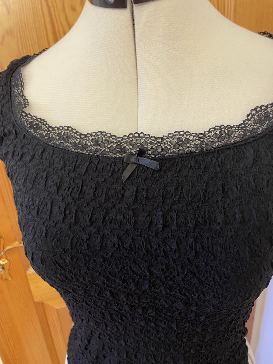 Top: Schwarzes Oberteil mit Spitze, Grösse XS – Nuovo (secondo la descrizione) da Dittingen venduto da nje_9nlt 1