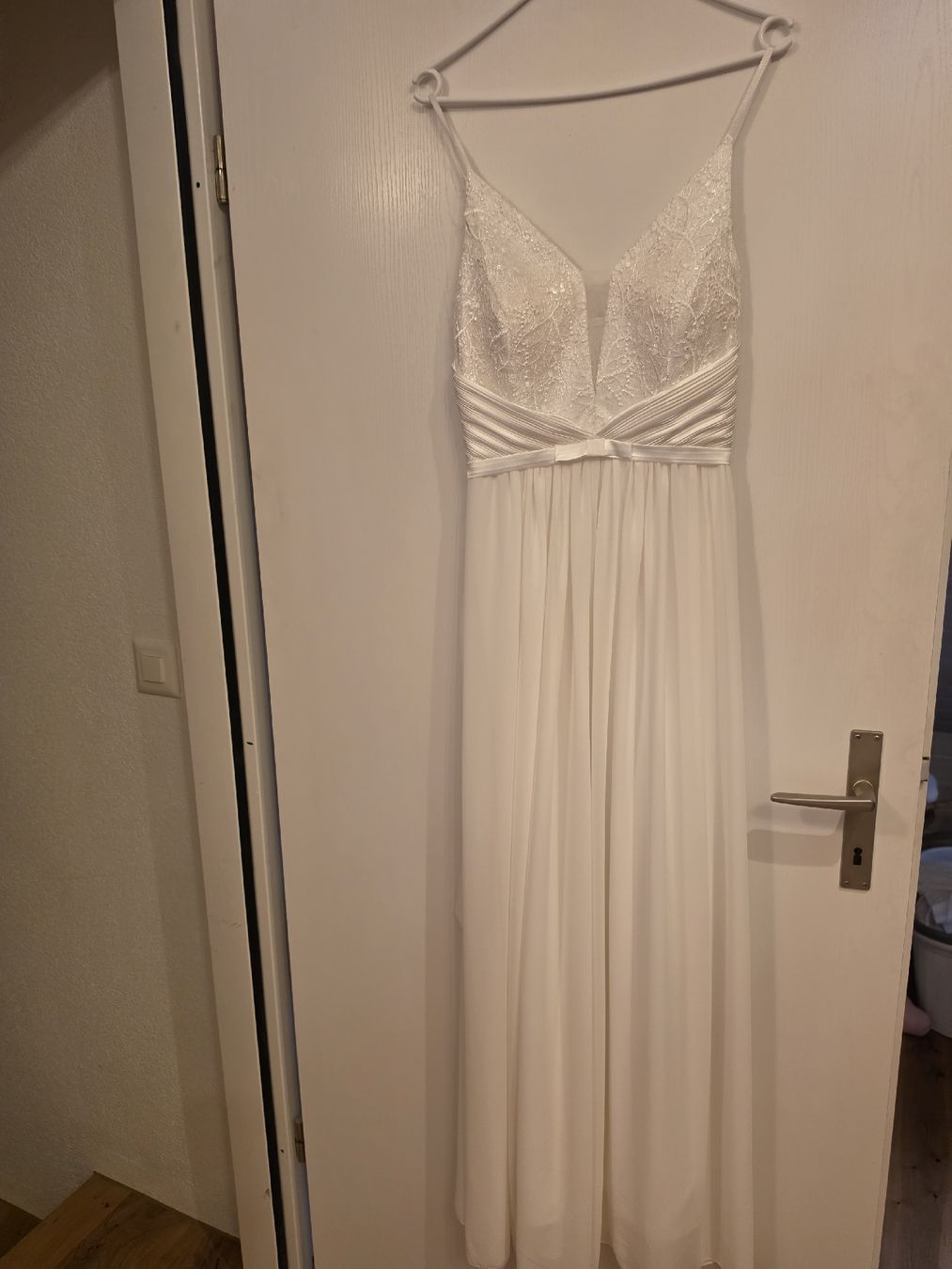 Kleider: Hochzeitskleid - Ballkleid – Gebraucht aus Kefikon TG von Livline