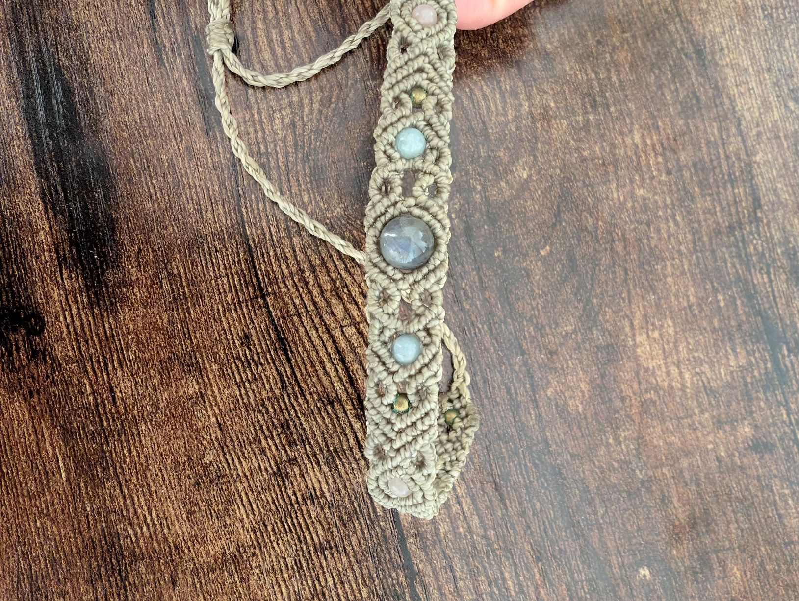 Catenine: Makramee Choker, blauer Labradorit, grau-beige – Nuovo (secondo la descrizione) da Niederdorf venduto da Azariel 2