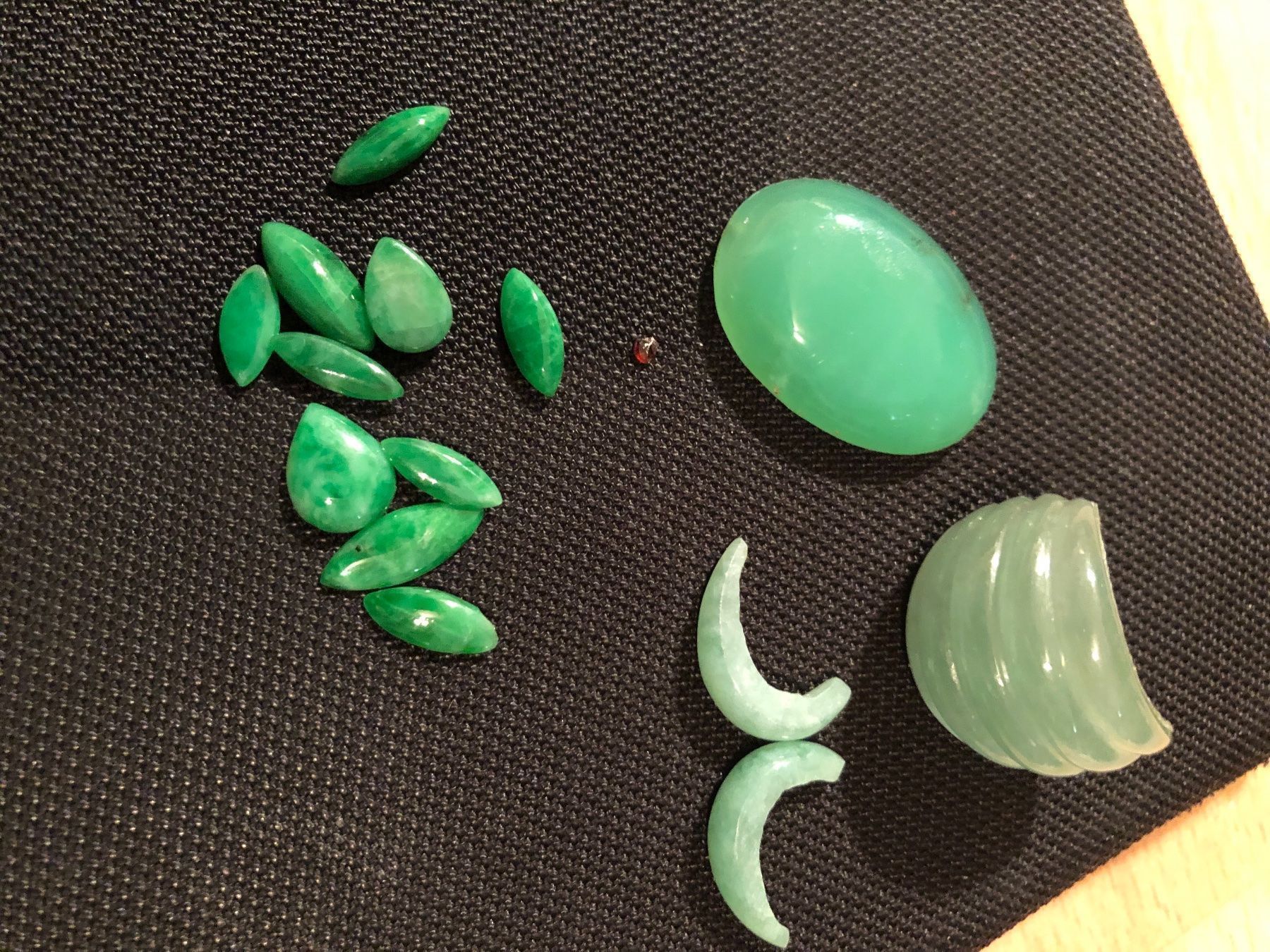 Autres bijoux: Lot: Halbedelsteine – D'occasion à Wald ZH par mlnt 6