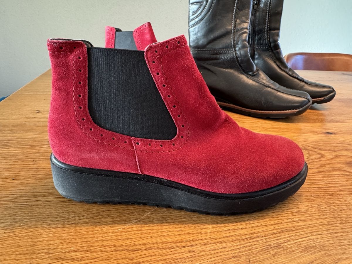 Scarpe da donna: 2 Paar Schuhe Grösse 36 – Usato da Niederbüren venduto da Oetschli 1