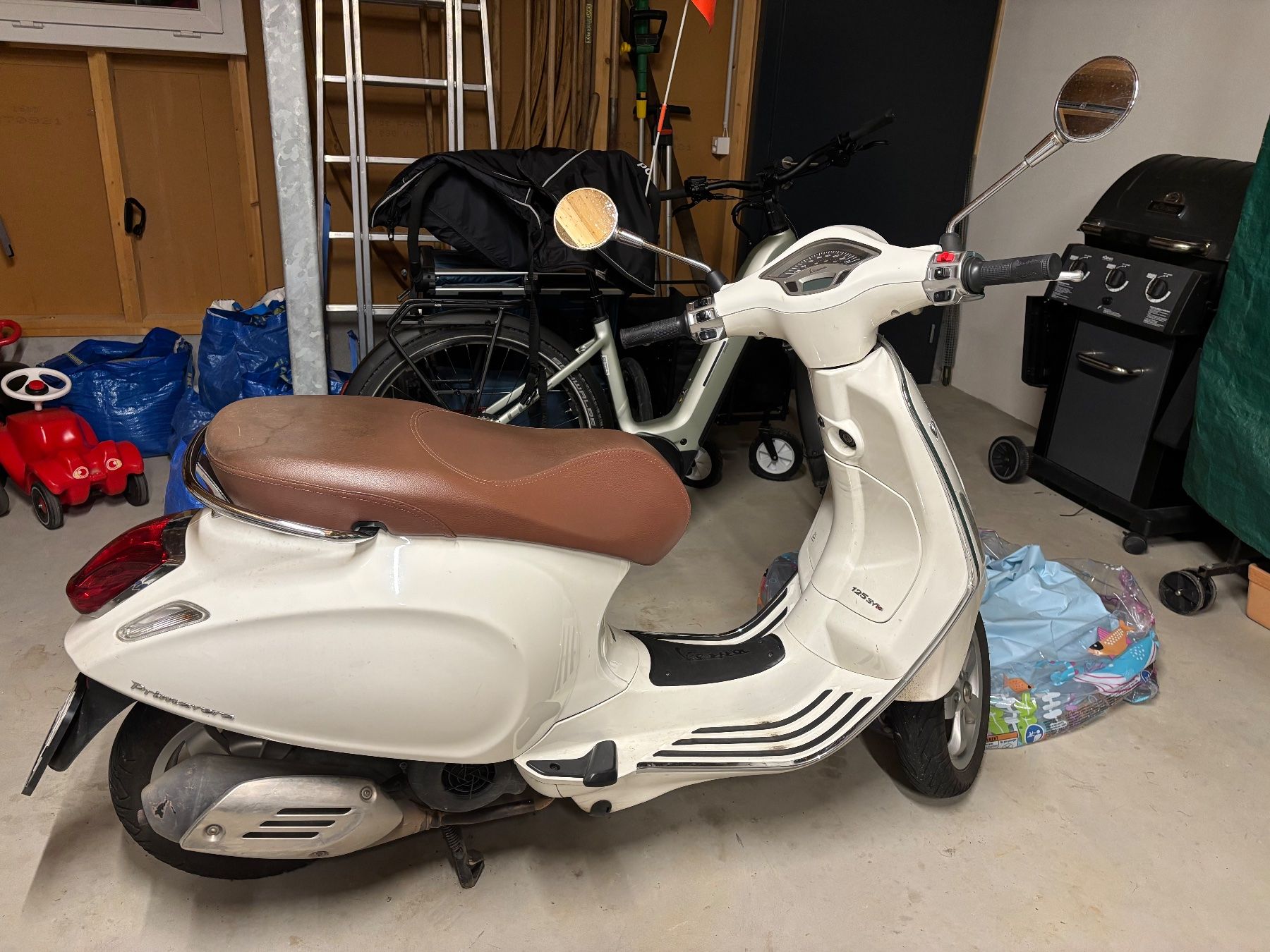 Piaggio Strasse: Vepsa Primavera 125 – Gebraucht aus Schönenberg TG von san_8qw6