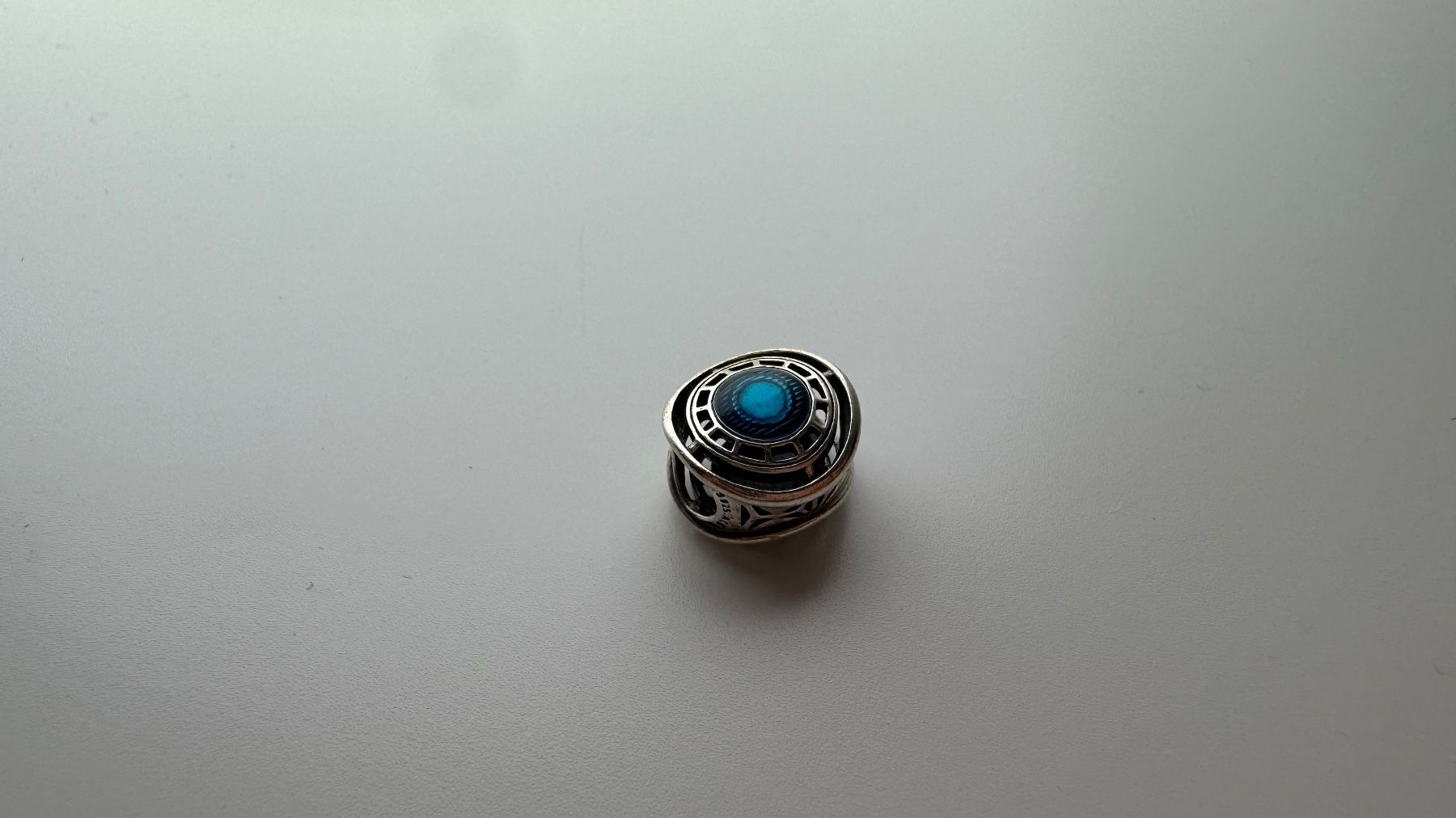 Pandora Ciondoli: Pandora Marvel Charm Iron Man Arc Reactor – Usato da Oberengstringen venduto da May_7 1