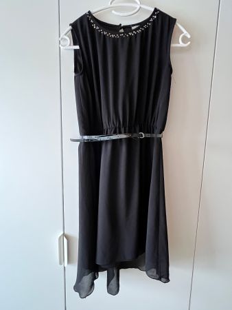 Schwarzes festliches Kleid mit Gürtel, Gr. 146-152
