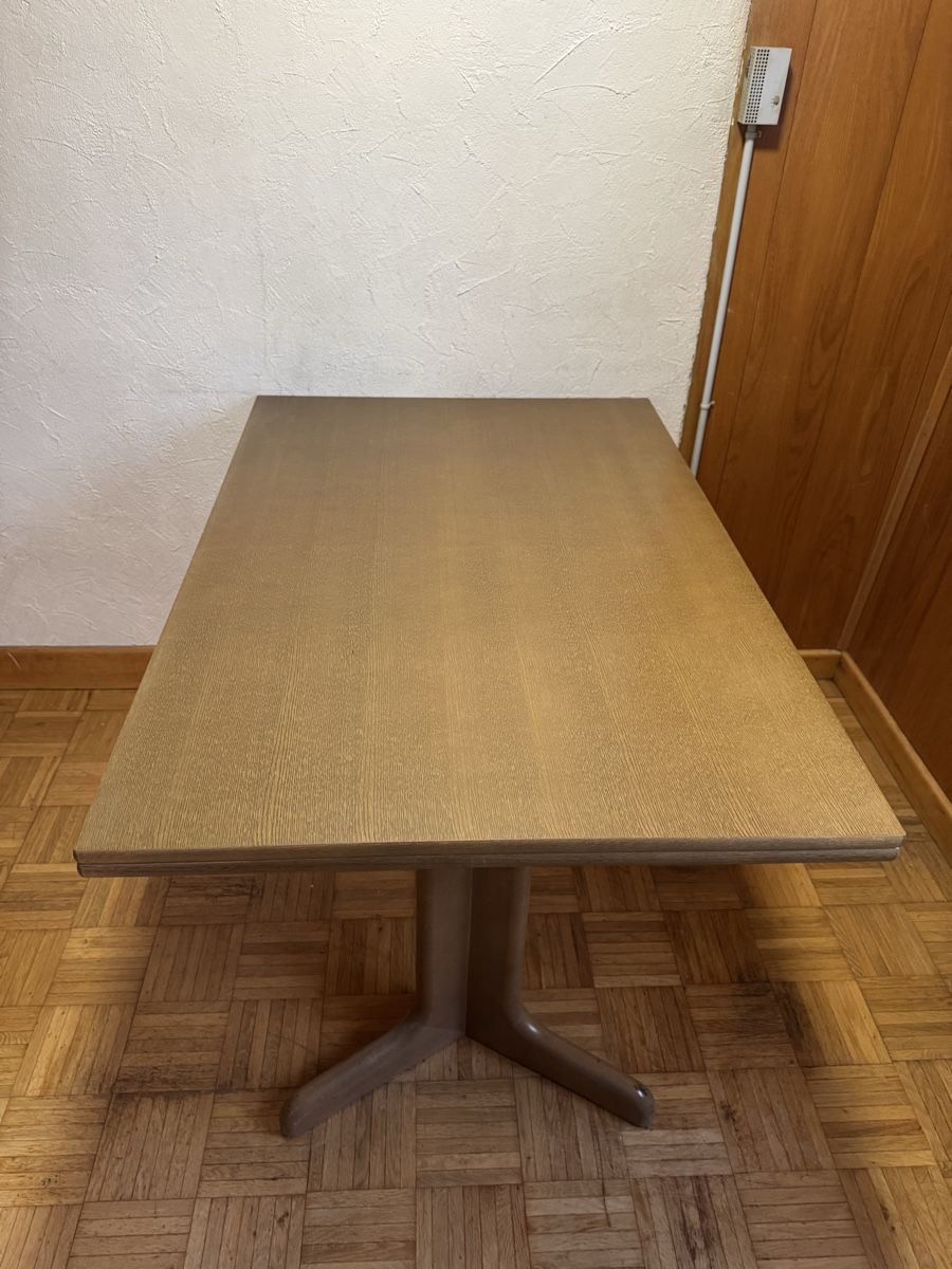 Tables: Tisch ausziehbar – D'occasion à Walenstadtberg par sgiger 2