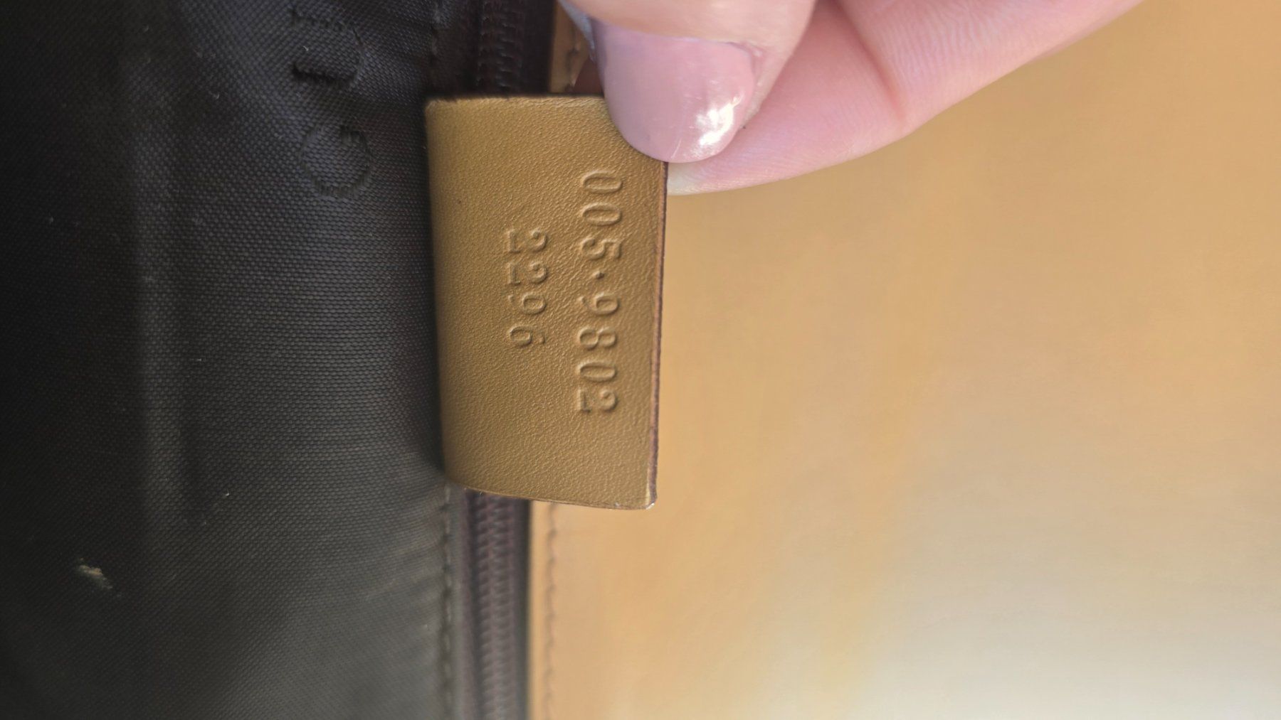 Gucci Borse da donna: Gucci shoulder bag with leather interior + large scarf – Usato da Chavannes-des-Bois venduto da sarahzo 7