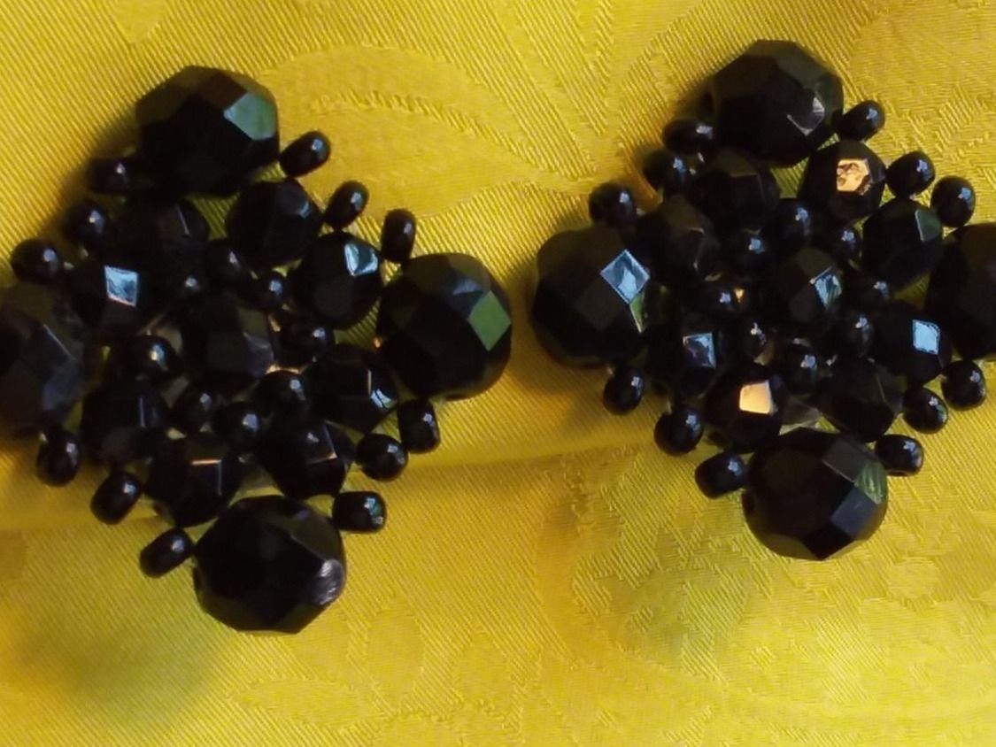 Orecchini pendenti & Orecchini a lobo: Vintage Top schwarz Ohrclips ca 1950 – Usato da Zürich venduto da sanwit 1