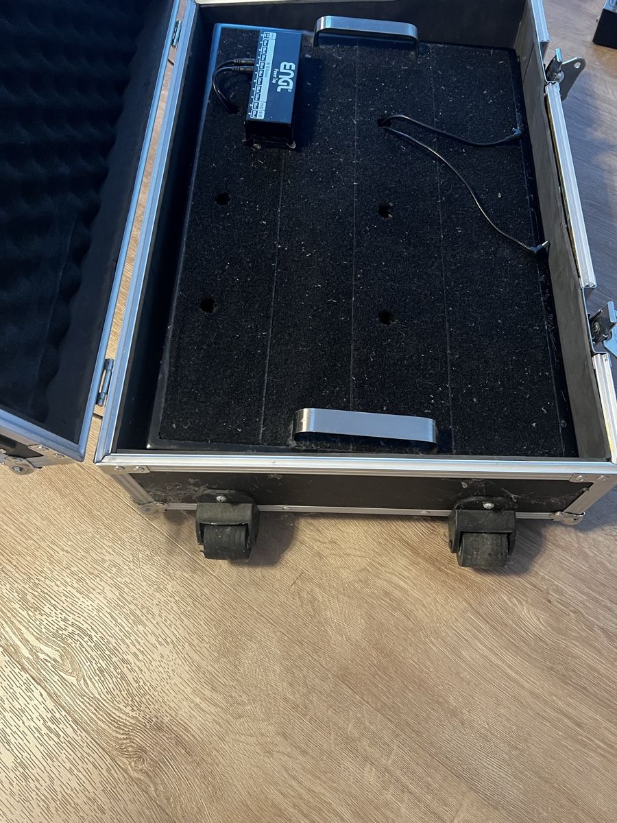 Strumenti musicali: Pedalboard – Usato da Vitznau venduto da dee_8xbb 2