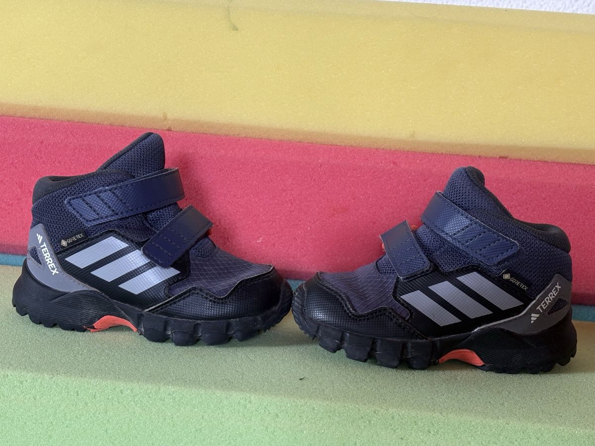 Adidas Scarpe per ragazzi: Adidas Terrex Gore-Tex Grösse 23 – Usato da Jona venduto da carms16