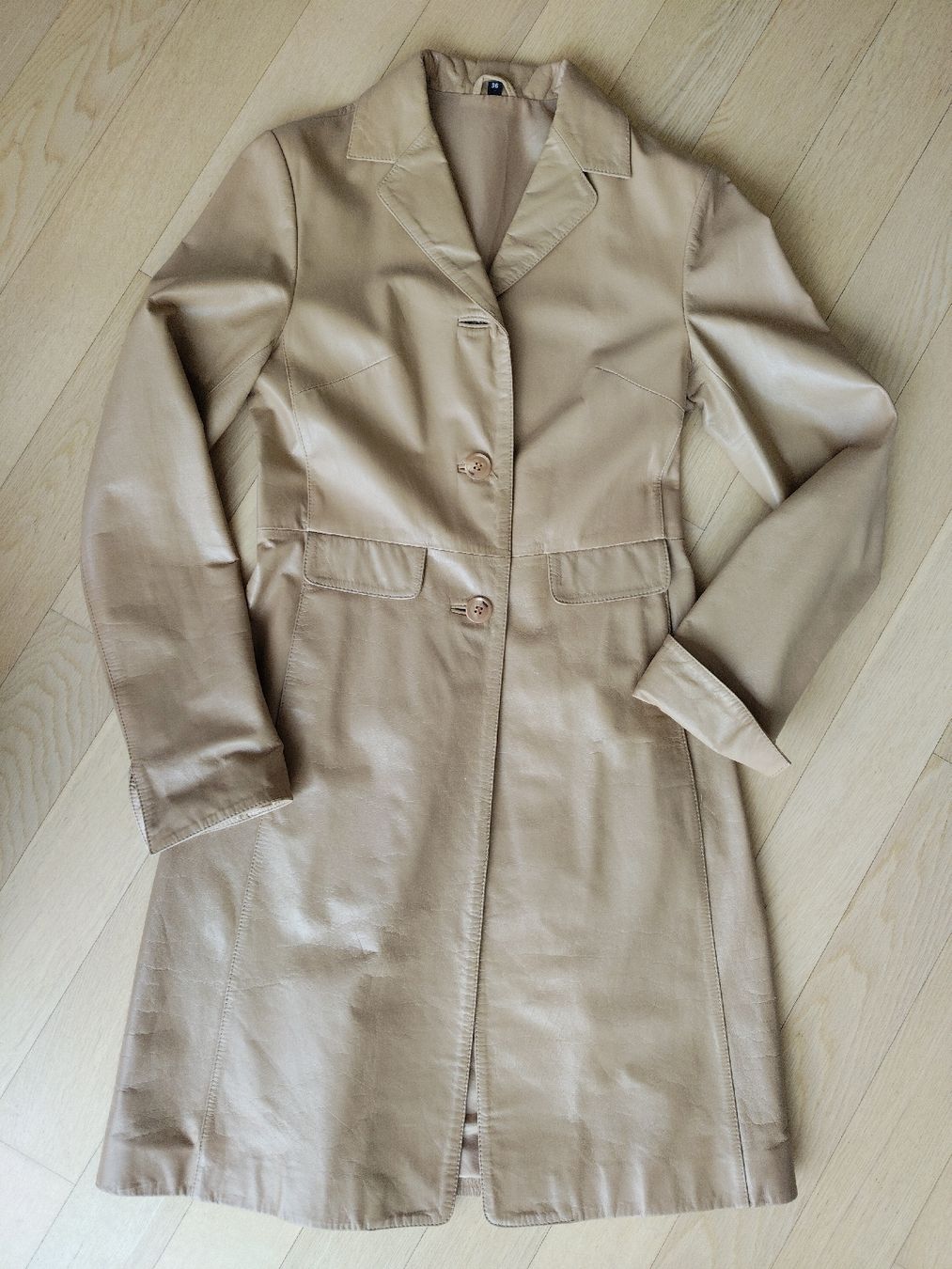 Cappotti: LEONARDO Leder Mantel Beige Size 36 – Usato da Buchrain venduto da QueenyHE51