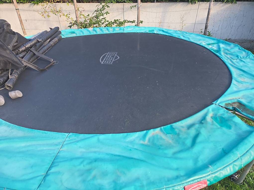 Trampoline: Trampolin Berg 330 – Gebraucht aus Siebnen von thoeme77 2