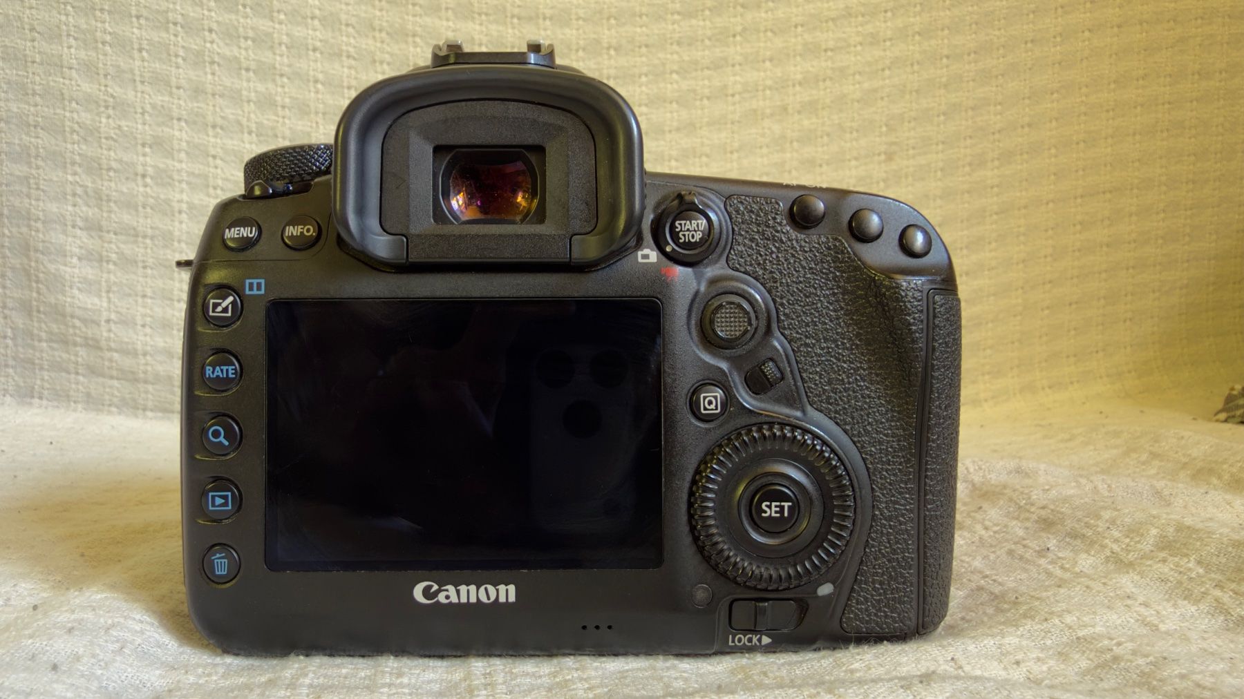 Canon Fotocamera: Canon EOS 5D Mark IV + Lens + Accessoires – Usato da Vufflens-la-Ville venduto da mel_88dw 1