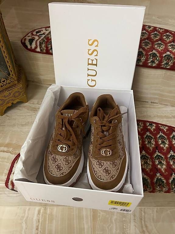 Chaussures femmes: Guess – Neuf avec emballage d'origine à Giubiasco par Sasa73
