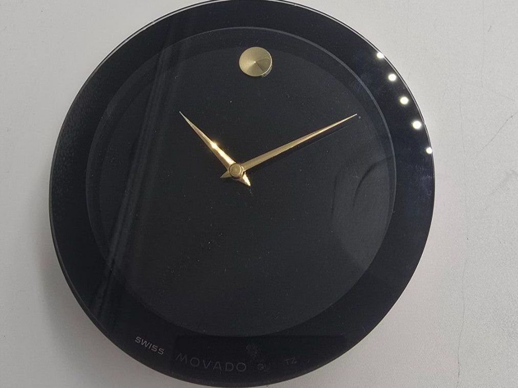 Stand- & Wanduhren: MOVADO – Gebraucht aus La Chaux-de-Fonds von curtitswisswatches