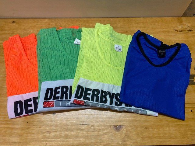 Lotti & Set di vestiti: Set Derby/Precision Trainings Leibchen & Hütchen – Usato da Wil ZH venduto da Mischis-Angebote