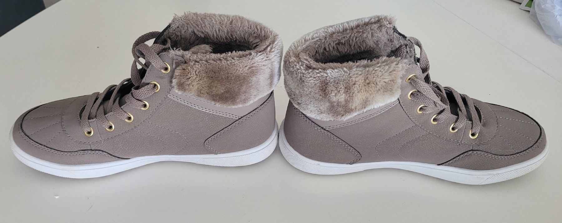 Scarpe da donna: Bottines montantes fourrées - taille 38 – Usato da Morges venduto da PascRoch 1