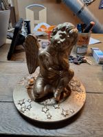 Deko Engel auf Sternenteller goldfarben (S)