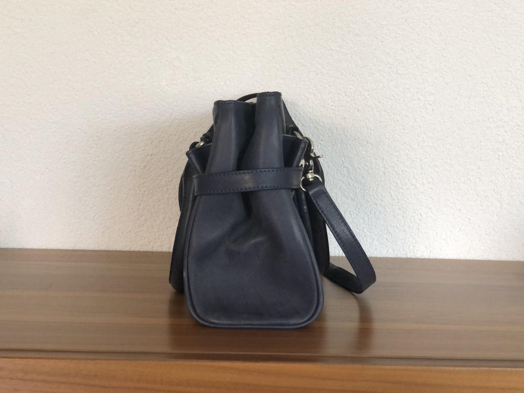Borse da donna: Dunkelblaue Ledertasche – Usato da Tafers venduto da nad_2g7s 5