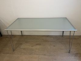 Design-Glastisch, Alu-Gestell, satiniert, 157×78 cm
