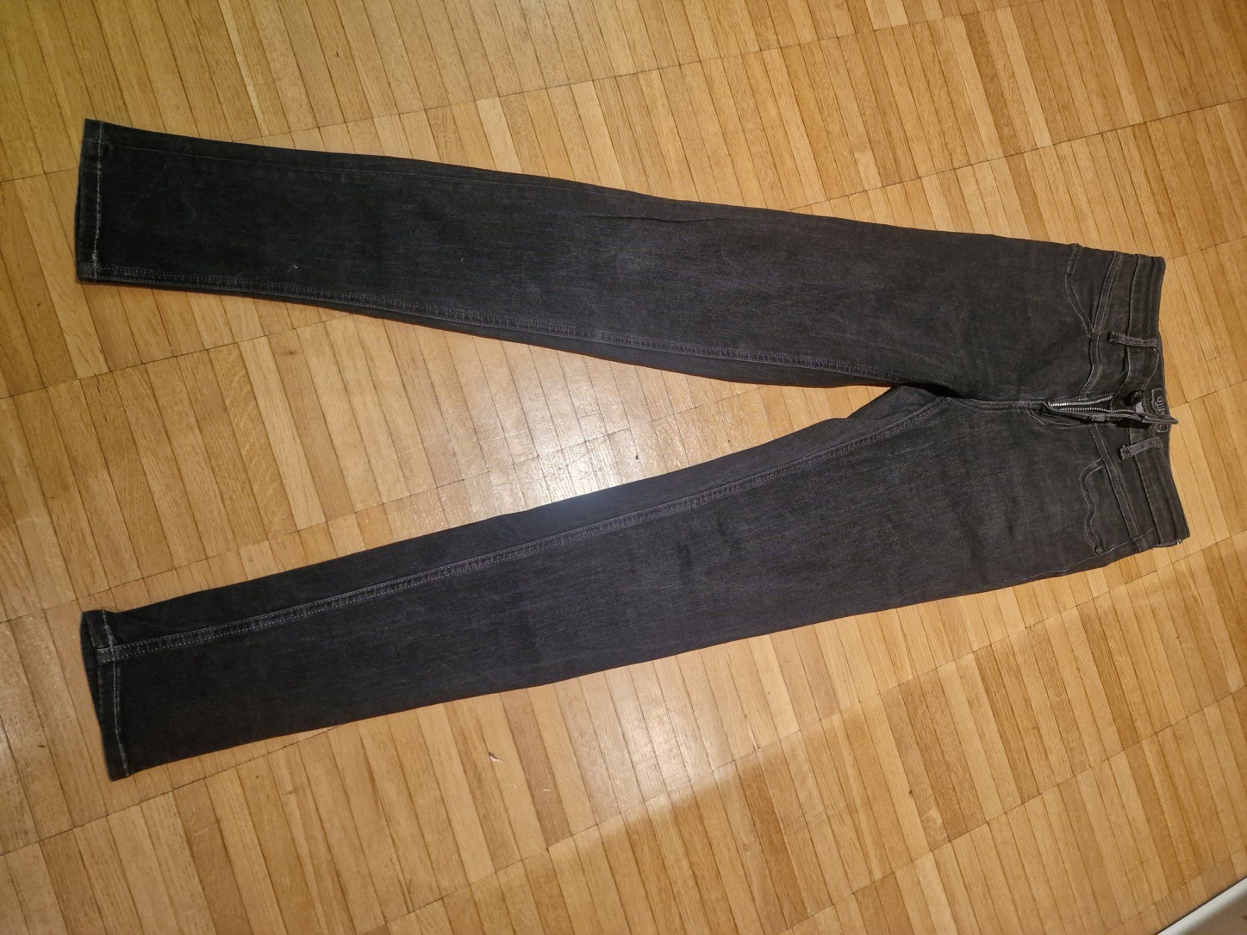 Guess Jeans: Guess Jeans – Usato da Laufenburg venduto da may_r2st