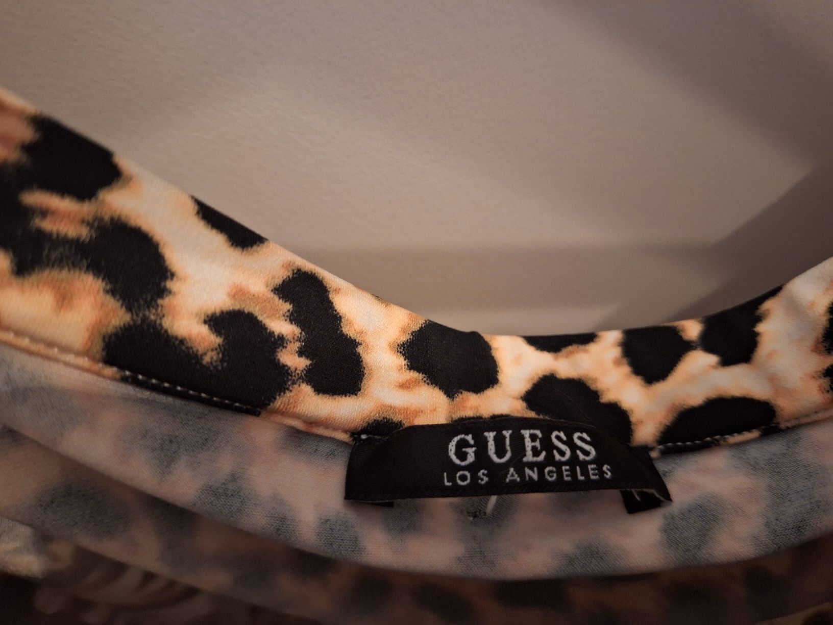 Guess Tops: Guess Leo Oberteil wie neu – Neu (gemäss Beschreibung) aus Neuhausen von eliana2 2