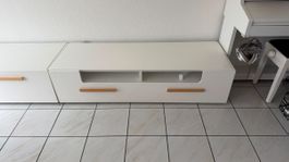 2 weisse TV-Möbel / Lowboards