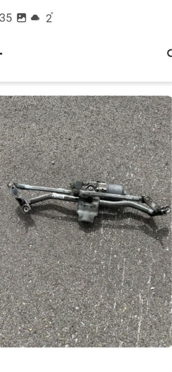 Seat Tutti pezzi di ricambio auto: Seat Ibiza jg 2006, Scheibenwischmotor Front – Usato da Mörschwil venduto da ers_k5cc