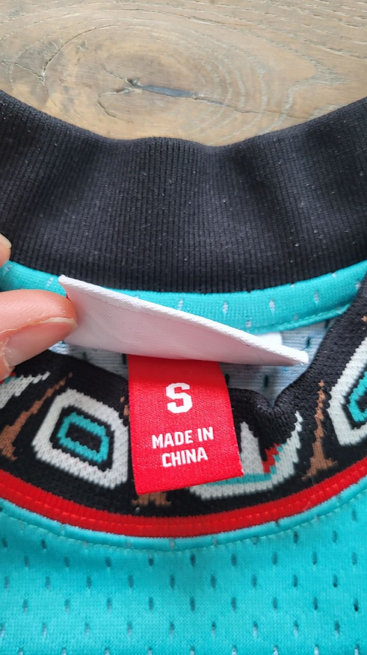 Mitchell & Ness Canottiere & Pantaloni: NBA Vancouver Grizzlies Jersey - Mitchell & Ness – Nuovo (secondo la descrizione) da Andermatt venduto da mapafu 2