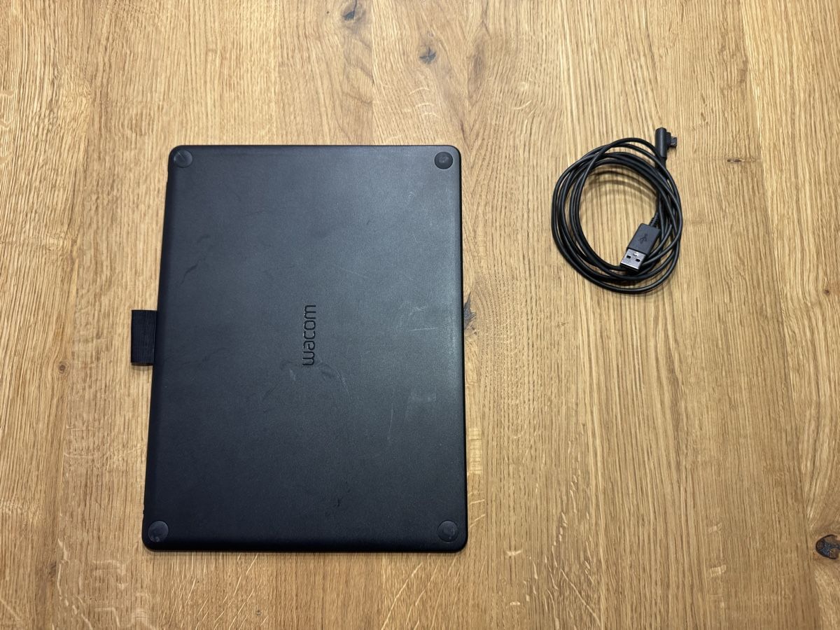 Wacom Mouse: Wacom Intous M BT Zeichen Tablet – Usato da Zofingen venduto da nil_dr25 1