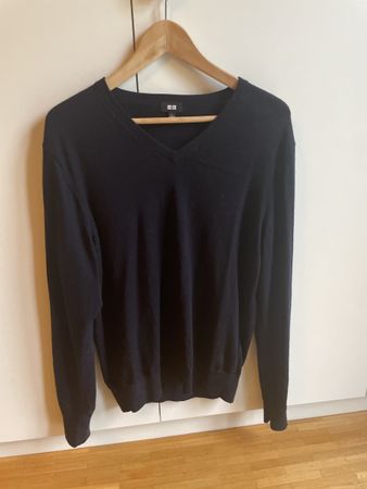 Men uniqlo merino wool sweater size L