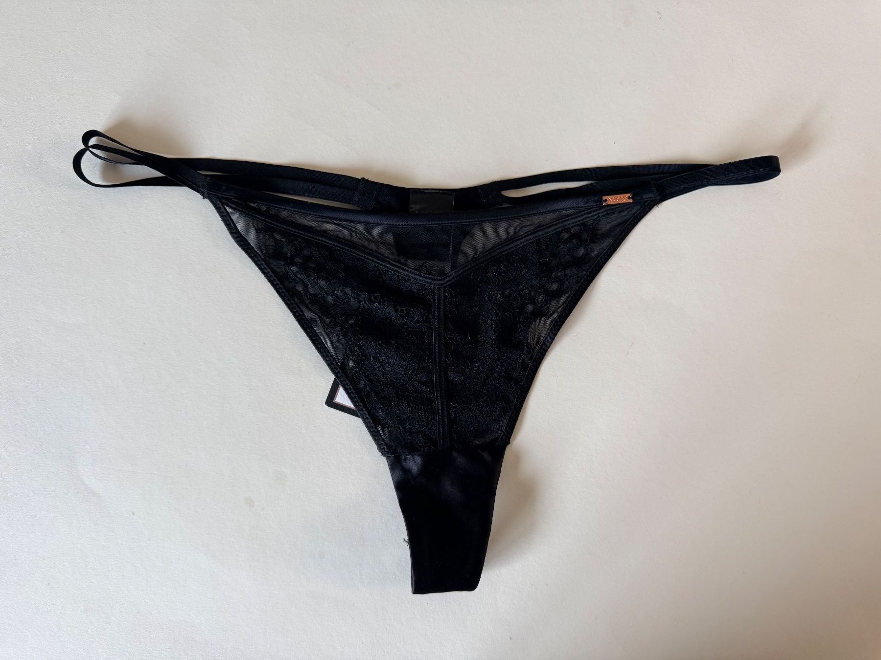 Hunkemöller Altra biancheria intima: HUNKEMÖLLER, String VERONICA, Grösse L, Farbe Schwarz – Nuovo e nell'imballaggio originale da Rudolfstetten venduto da gst_g7xl
