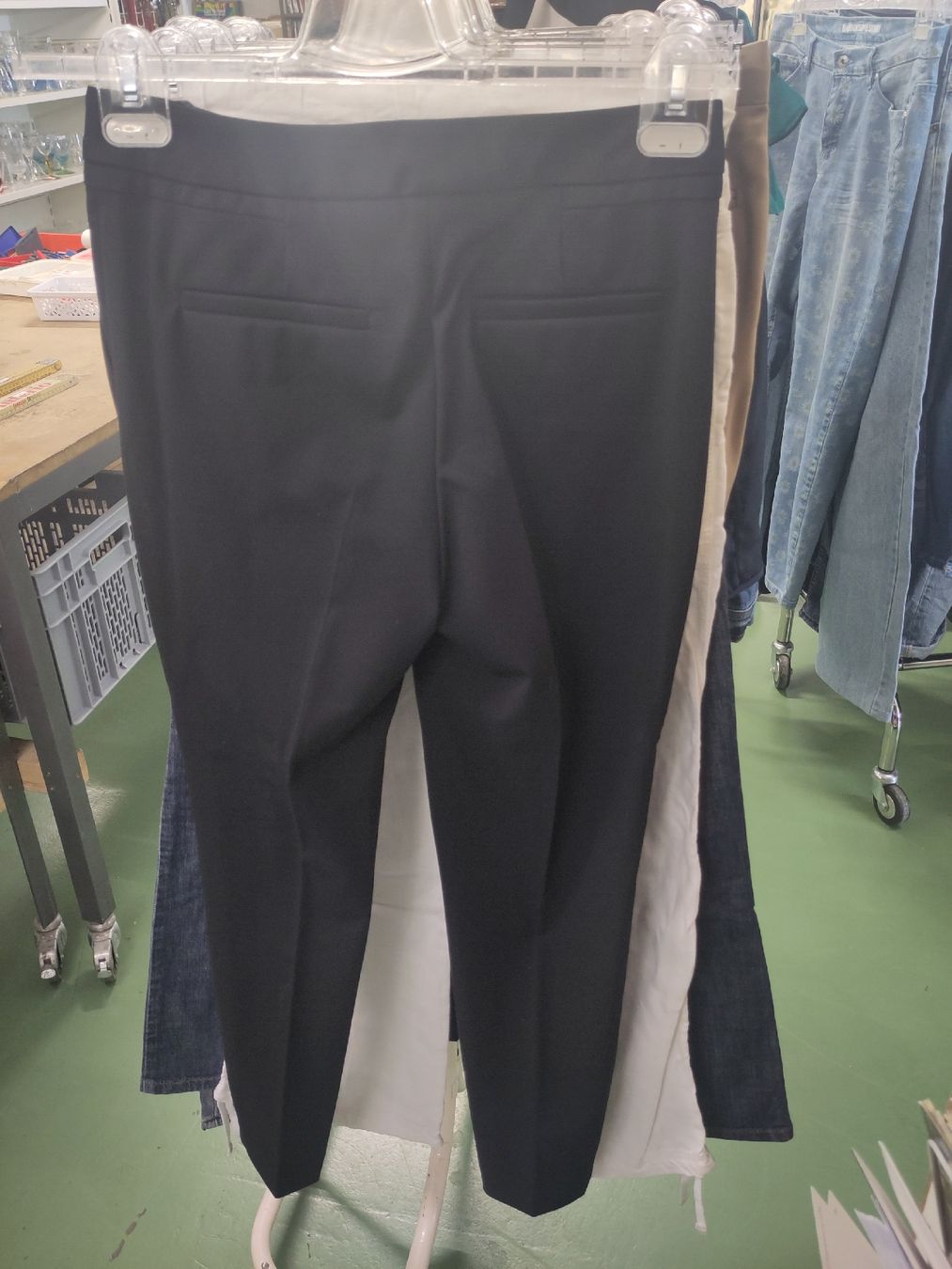 Comma Pantaloni: Comma, Anzugshose schwarz Grösse 34 – Nuovo (secondo la descrizione) da Pratteln venduto da Cartonsducoeur_bl 1