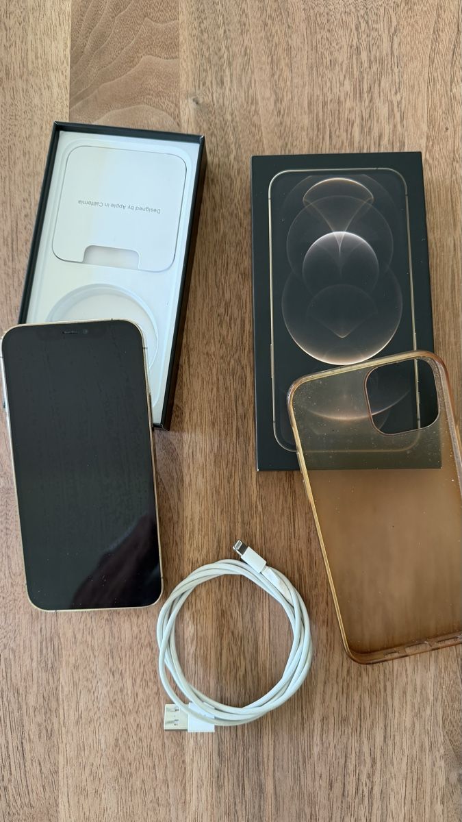 Apple Telefoni cellulari / Smartphones: iPhone 12 Pro, 128GB, gold – Usato da Cheyres venduto da oti_99dy 1