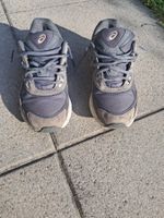 Baskets Asics homme taille 40 gris bon état