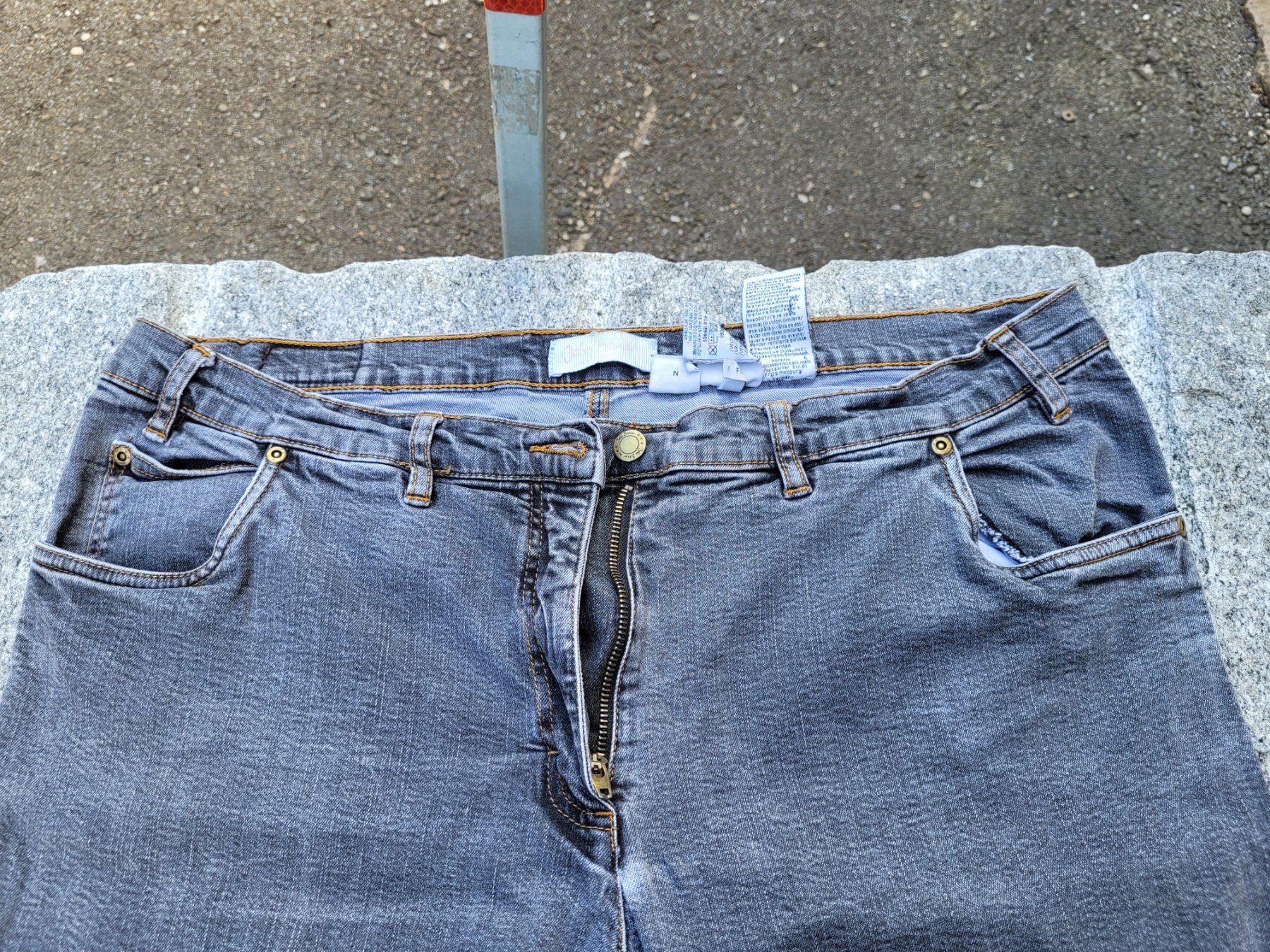 Jeans: Graue Jeans Gr. 50 – Usato da Wangen SZ venduto da smokly01 2