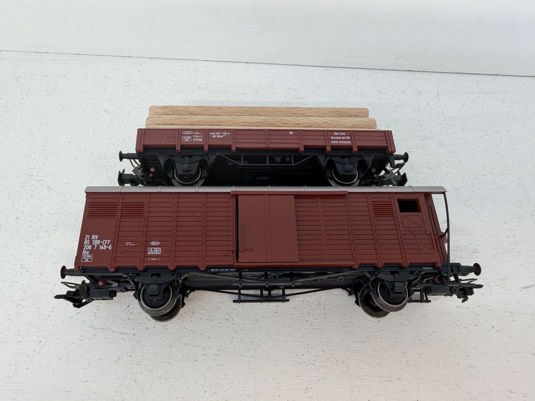 Märklin Trains électriques: Märklin 4423 +  4698 Güterwagen 2er Set der DB – D'occasion à Büsserach par ModellbahnDepot 2