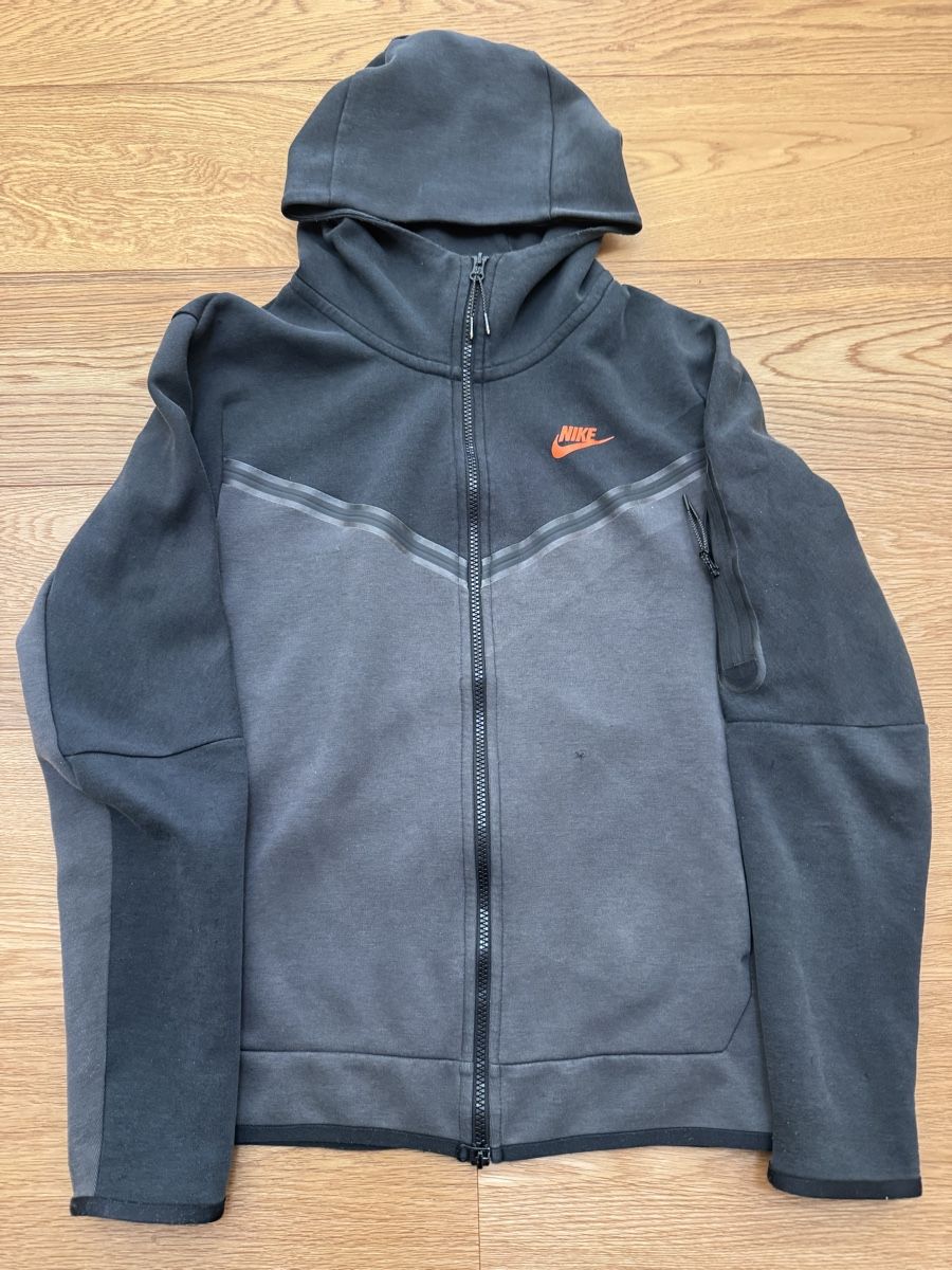 Nike Giacche: Nike Tech - Noir - Taille S  – Usato da Le Mont-sur-Lausanne venduto da nat_kt2b