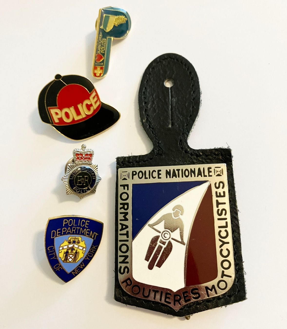 Placchette & Badge: Polizei Pins Sammlung New York, etc... – Usato da Basel venduto da djwwpp