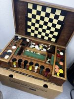 Wunderschöner alter Spielkoffer Art Deco aus Wurzelholz