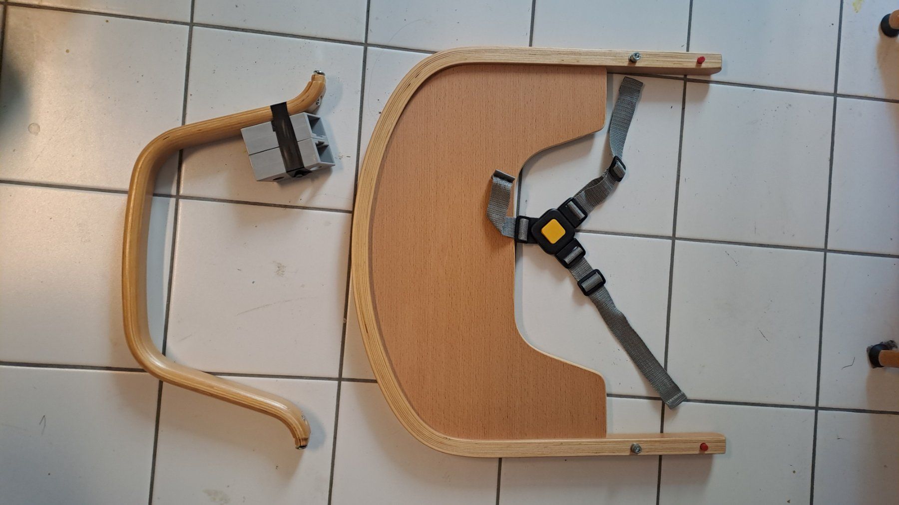 Chaises hautes: Hochstuhl Safety 1st – D'occasion à Hittnau par Bingo9 1