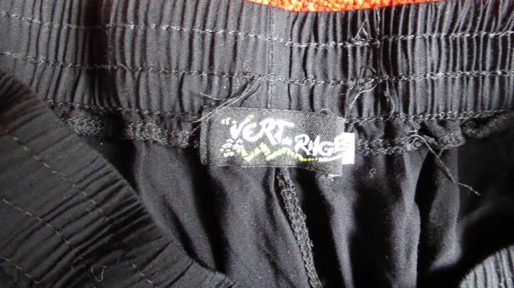 Pantaloni: Luftig leichte Sommerhose Gr M mit Knöpf – Usato da Sargans venduto da Benziner 5