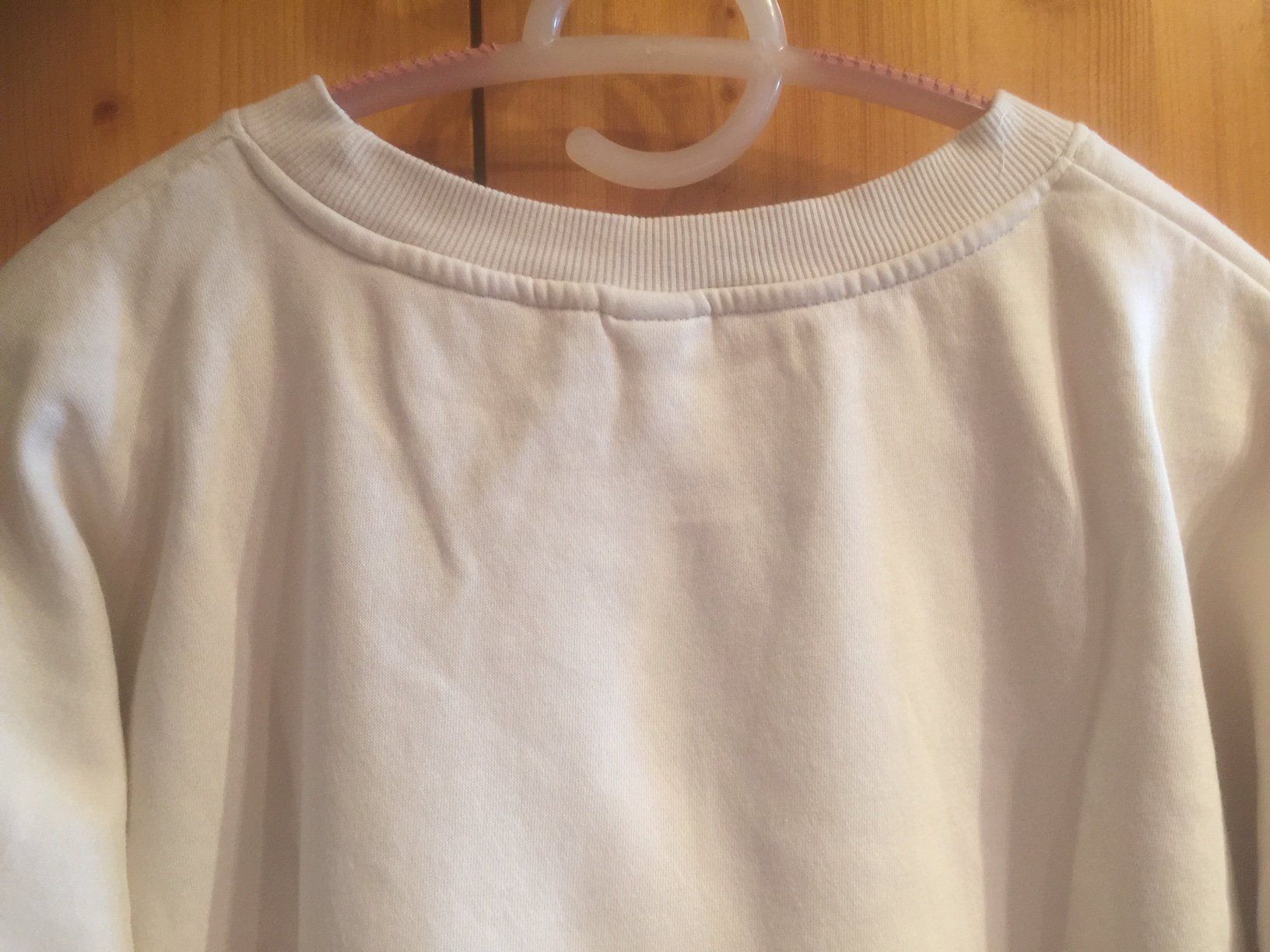 H&M Maglioni & Felpe: schöner Pullover Mickey Mouse Farbe weiss- Neuwertig! – Nuovo (secondo la descrizione) da Bolligen venduto da Astrophysiker06 4