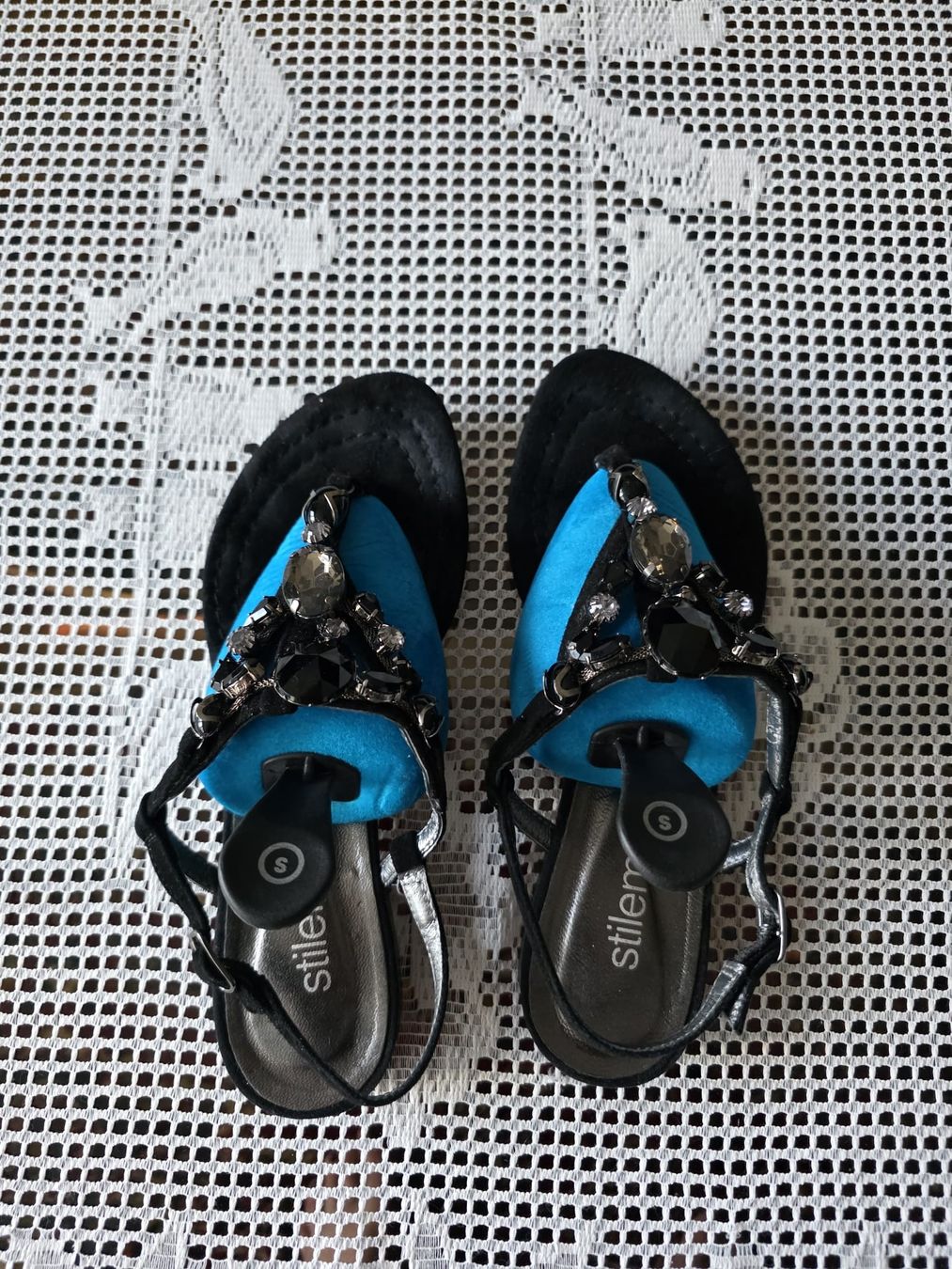 Chaussures femmes: Stilemoda Sandalen schwarz mit Steinen Grösse 37 – Neuf (Voir description) à Wettingen par Lg_zt2d